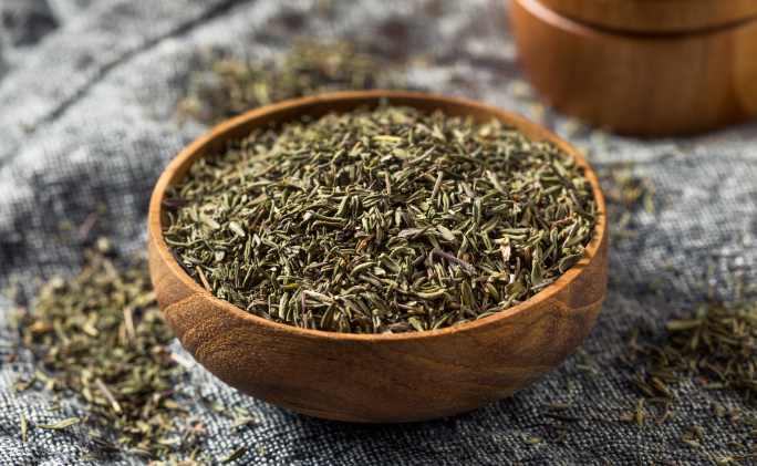 תבלין טימין בתוך קערה חומה